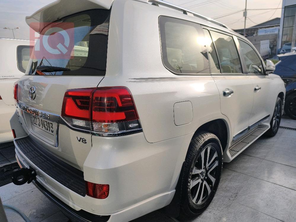 تويوتا لاندكروزر